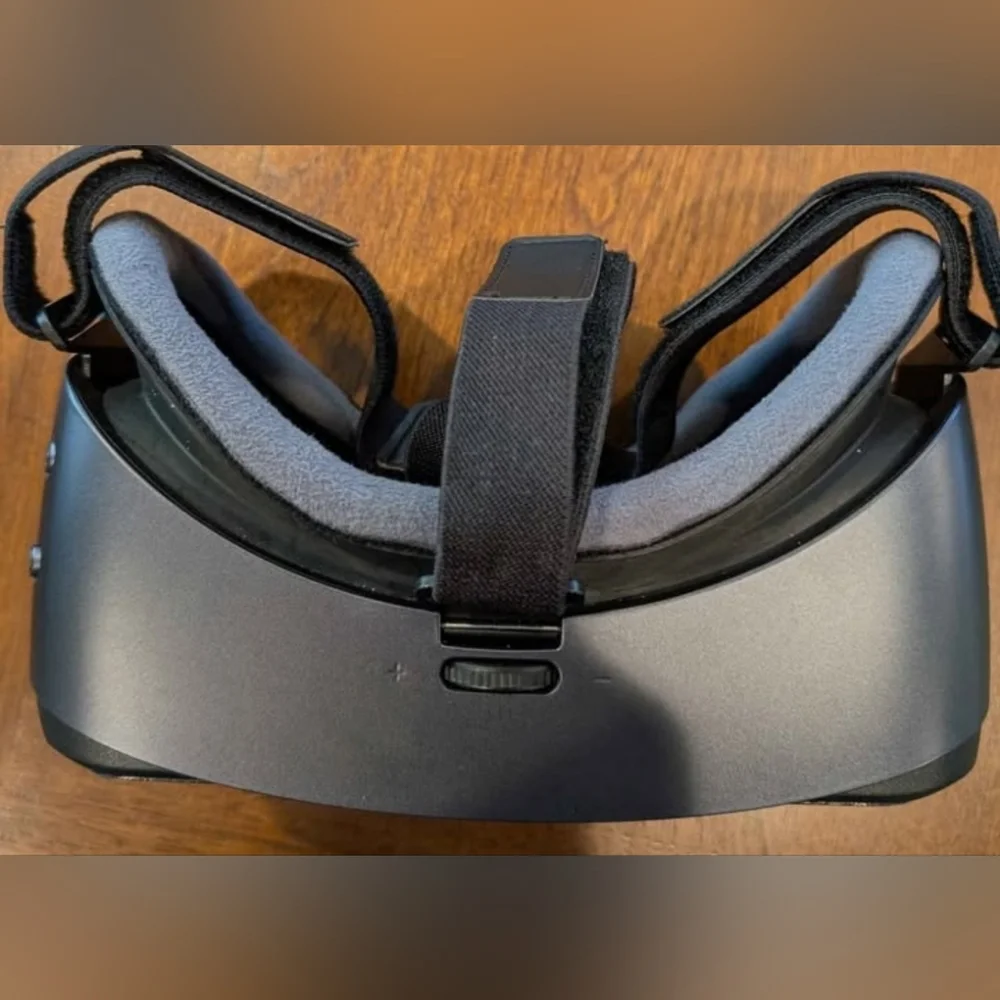 Samsung Gear VR with Controller - Black
